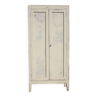 Petite armoire parsisienne