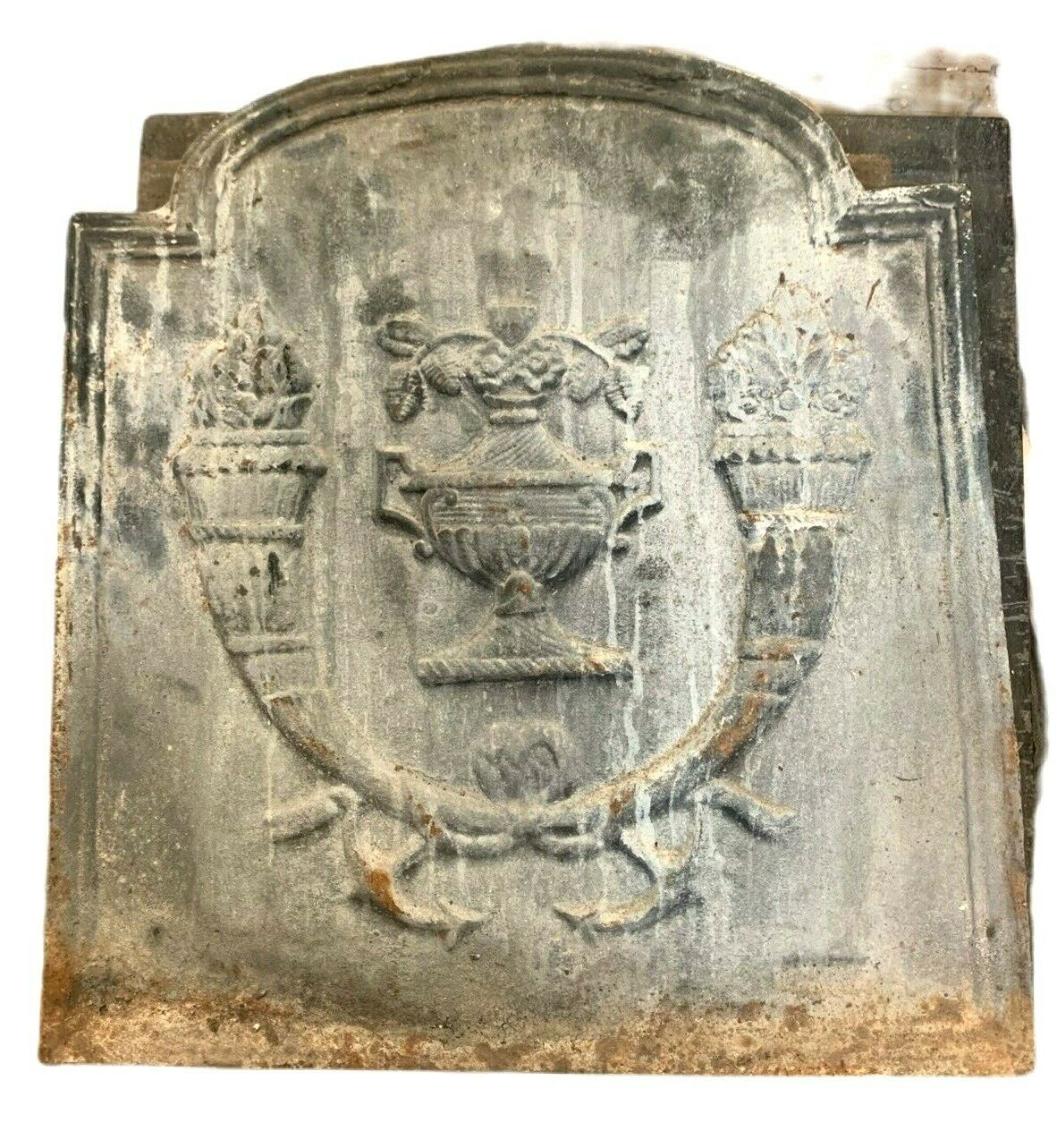 Fireplace bottom plate in cast iron XX century