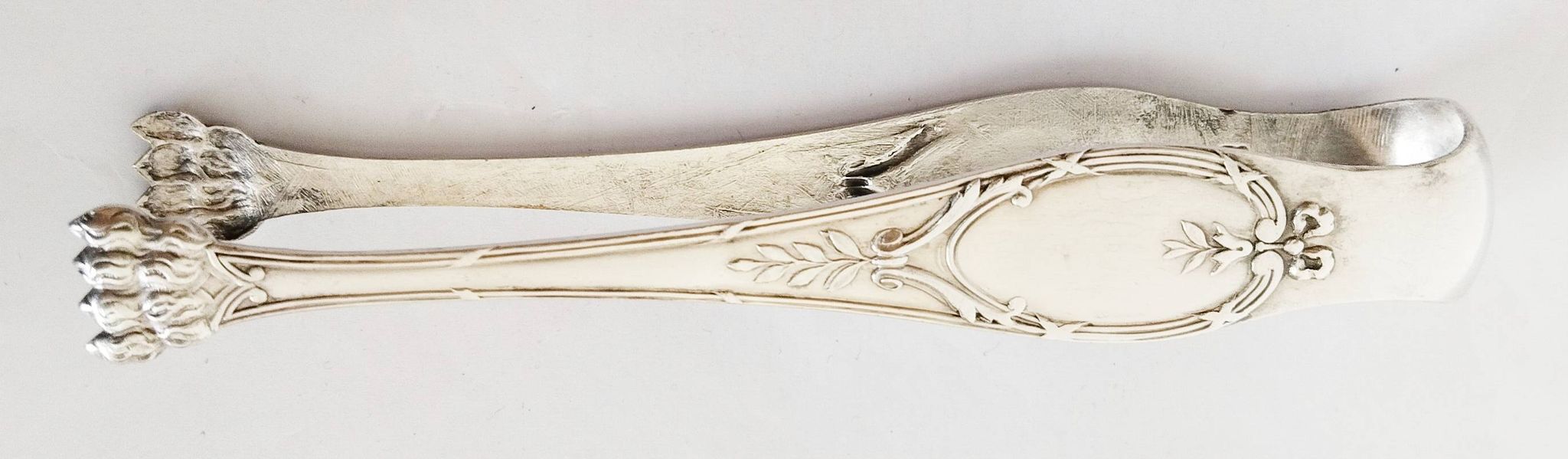 Silver-plated metal sugar or ice cube tongs, lion paws (ref 4)