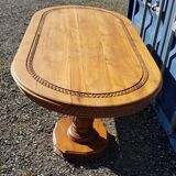 Oval dining table in solid teak