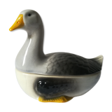 Dish in dabbling with goose