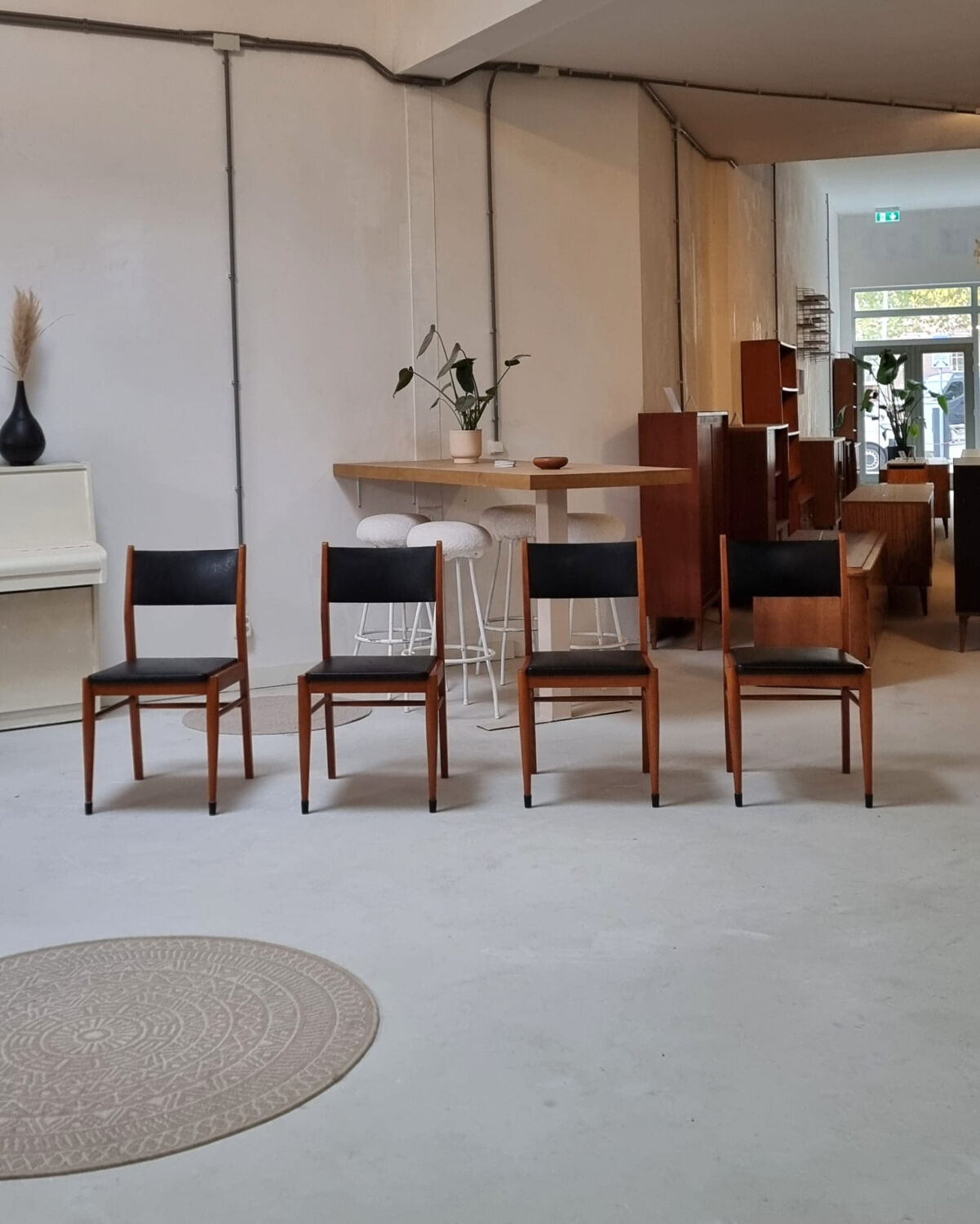 Chaises du milieu du siècle