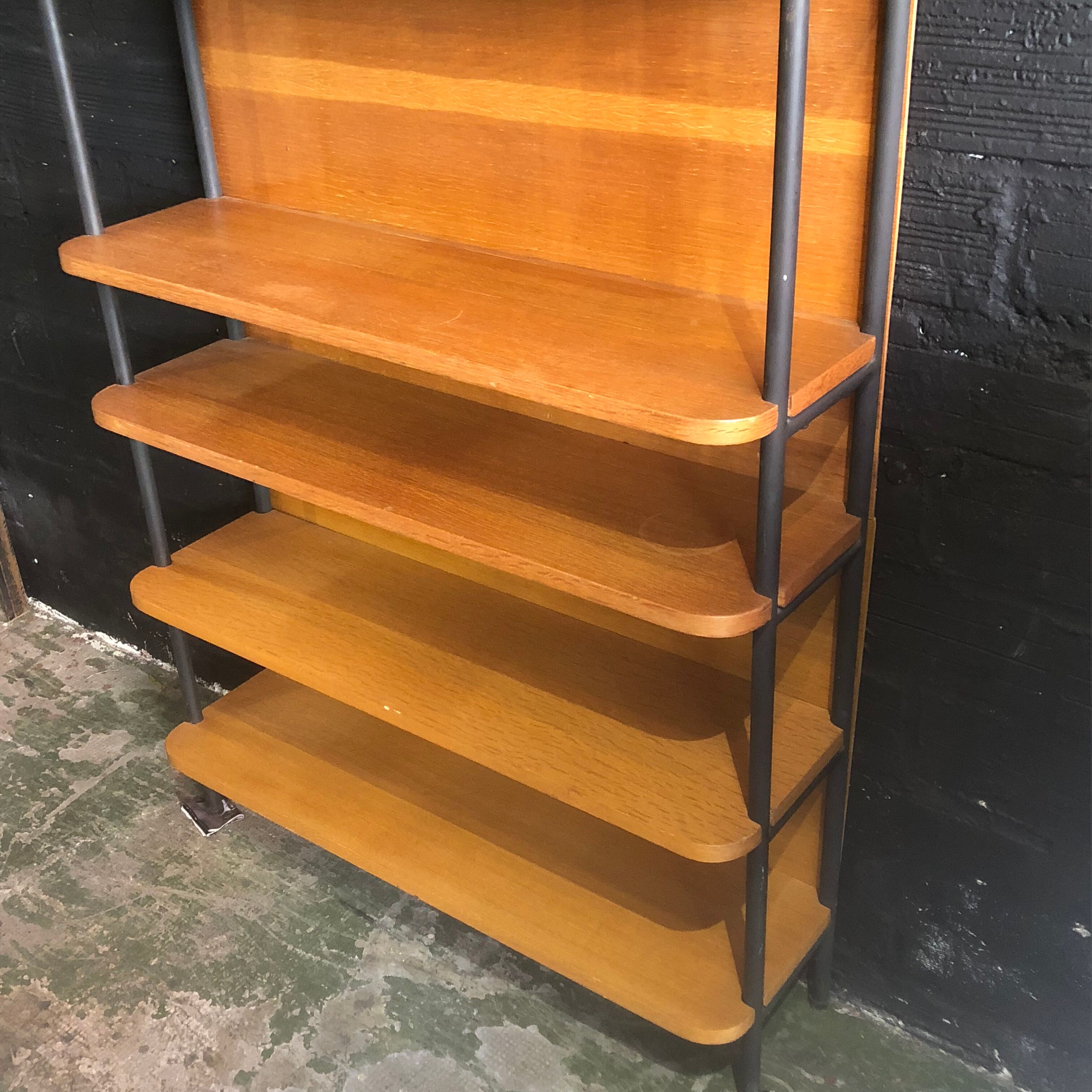 Shelf in oak