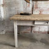 Farm table