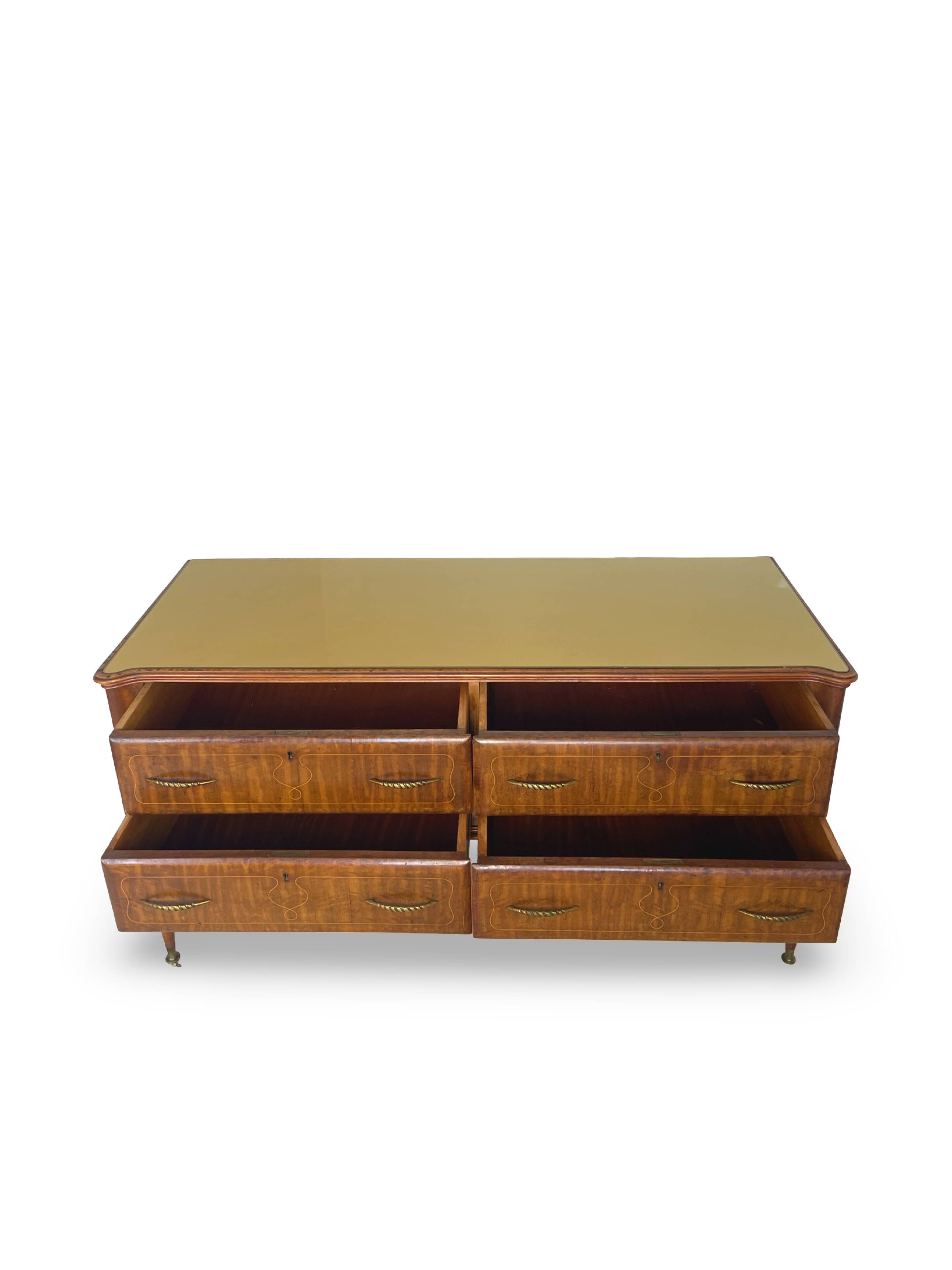 Une commode italienne vintage de style moderne du milieu du siècle