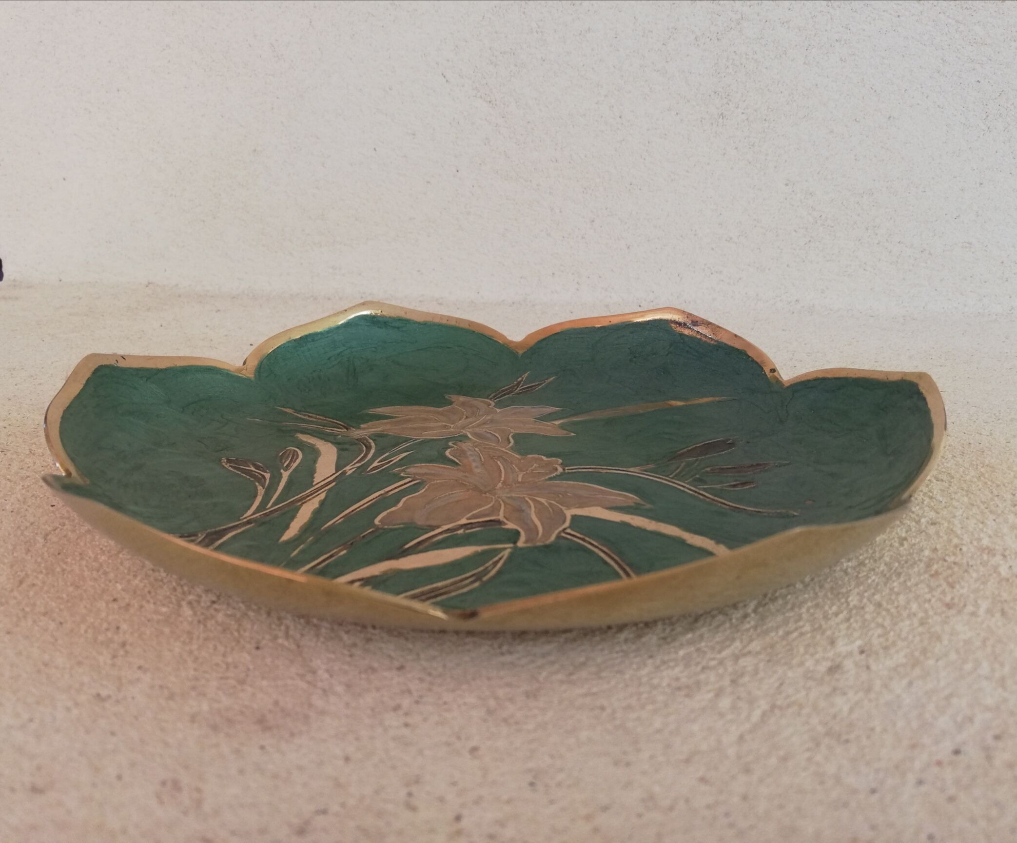 Brass empty pocket plate