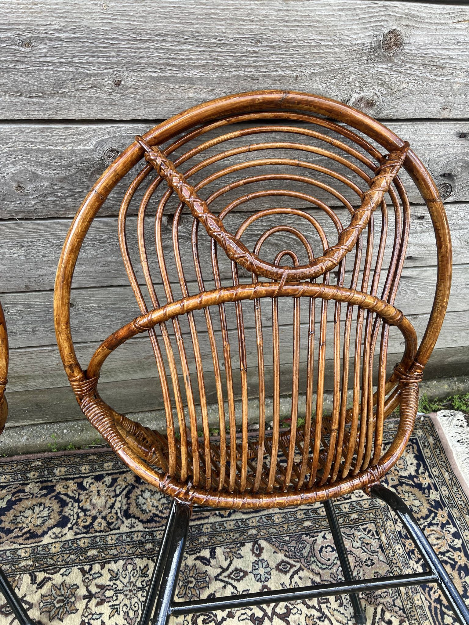 Paire de fauteuils en rotin, pieds métal CIRCA 1950
