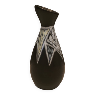 Vase Burgundia numéro 2065 conçu par le célèbre Svend Aage Holm-Sørensenen.