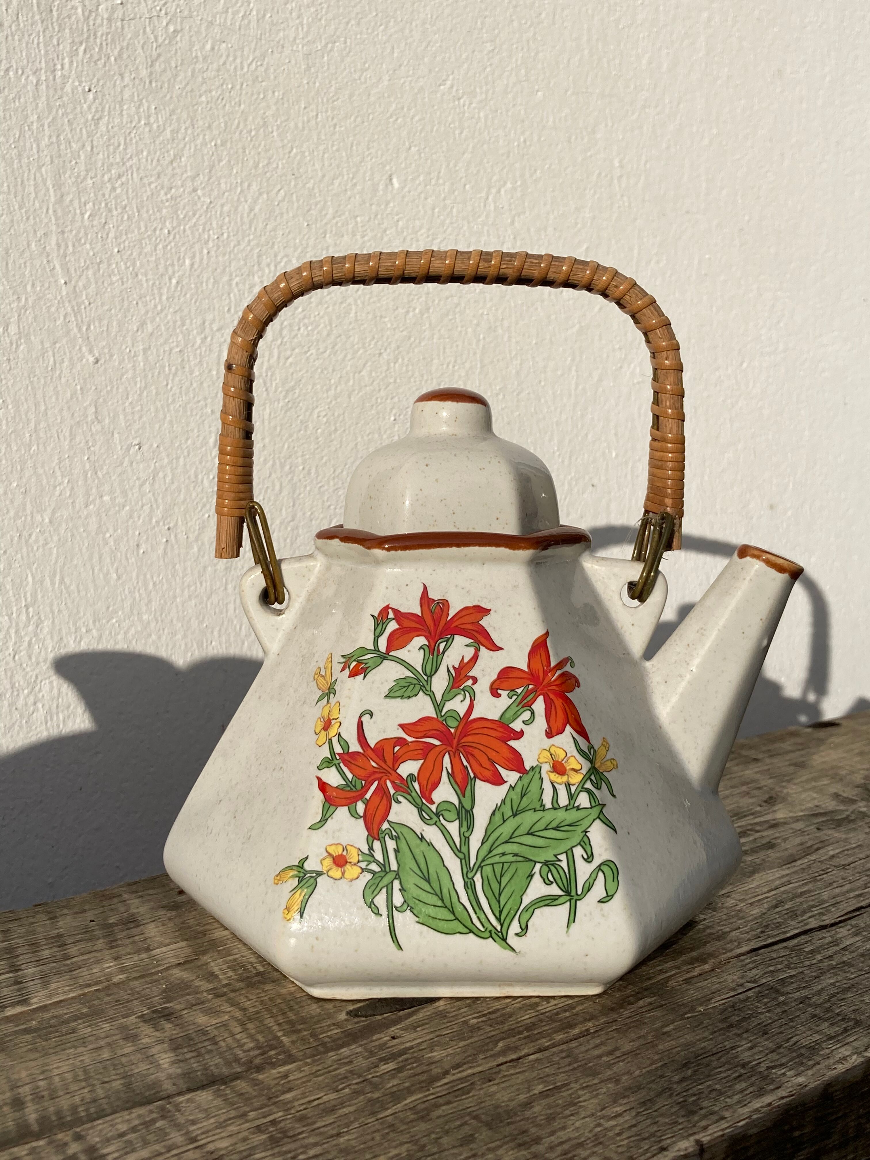 Japanese teapot 80s with flower and bamboo decoration