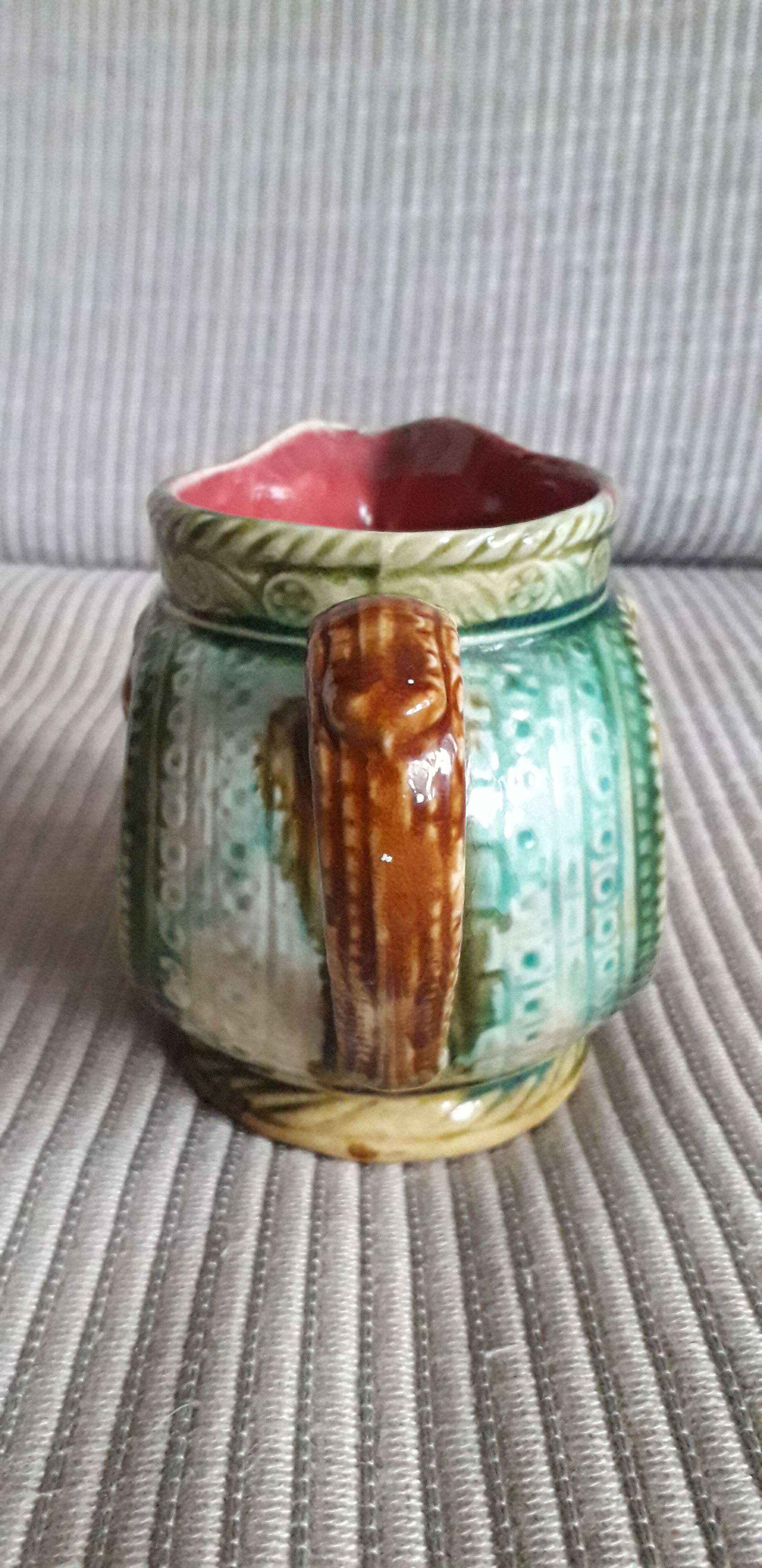 Onnaing slipware pottery