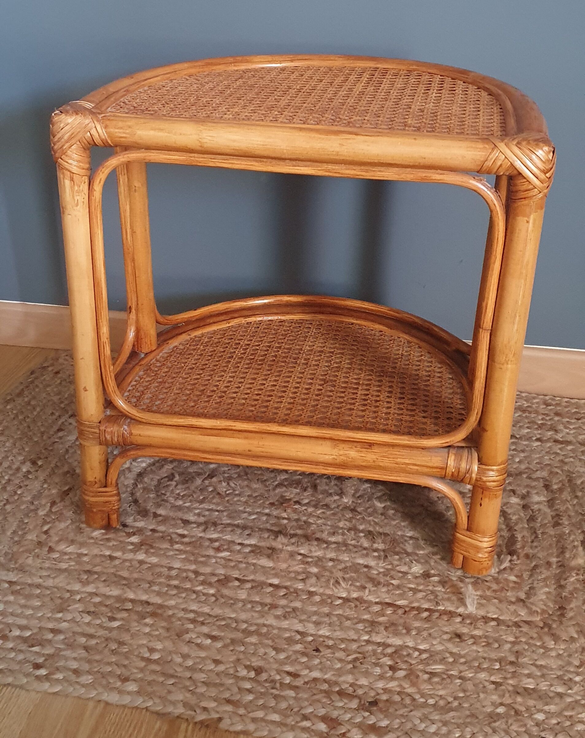 Etagère en rotin