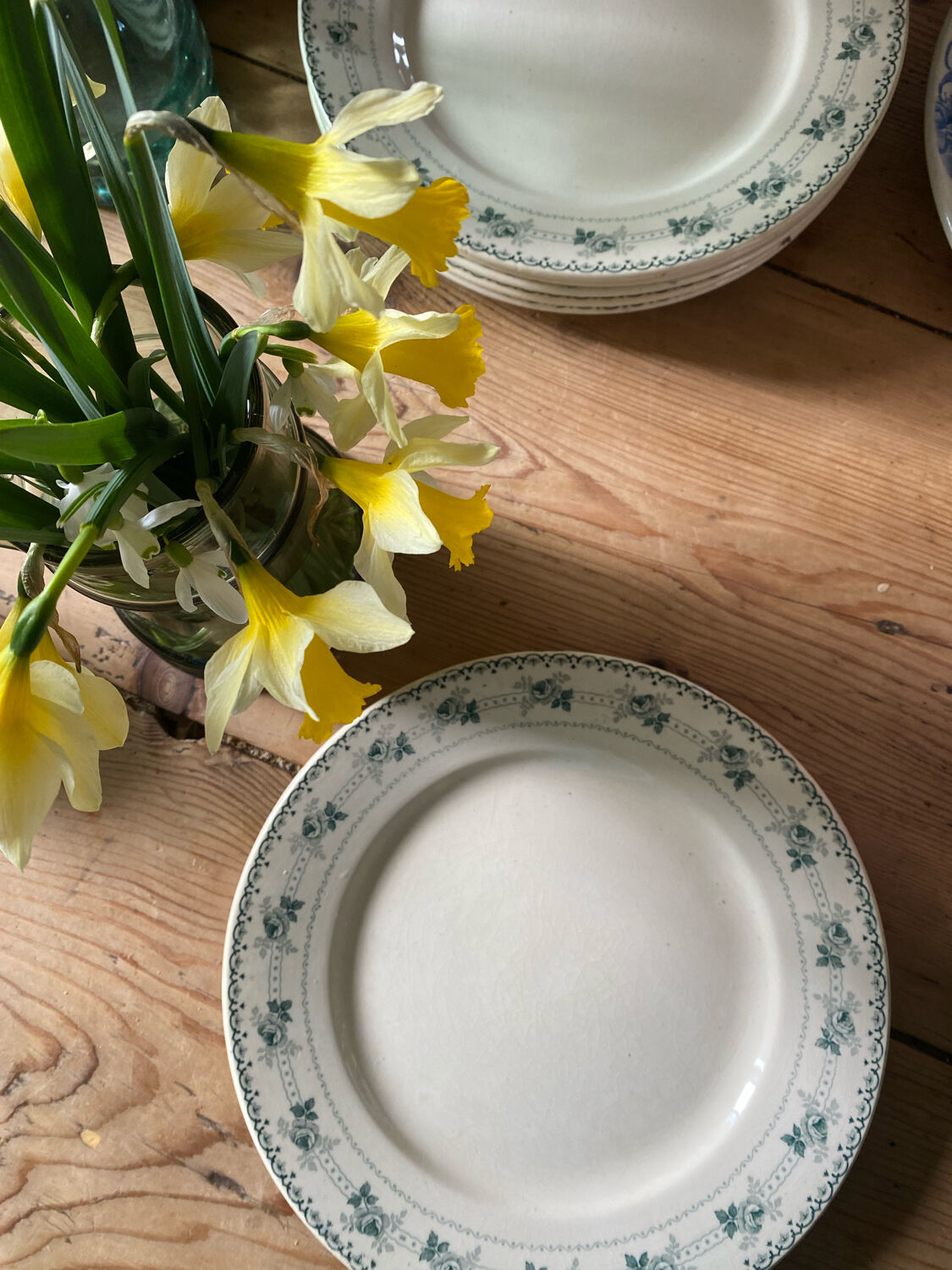 Set of 6 old flat plates, Alexandra iron earth model