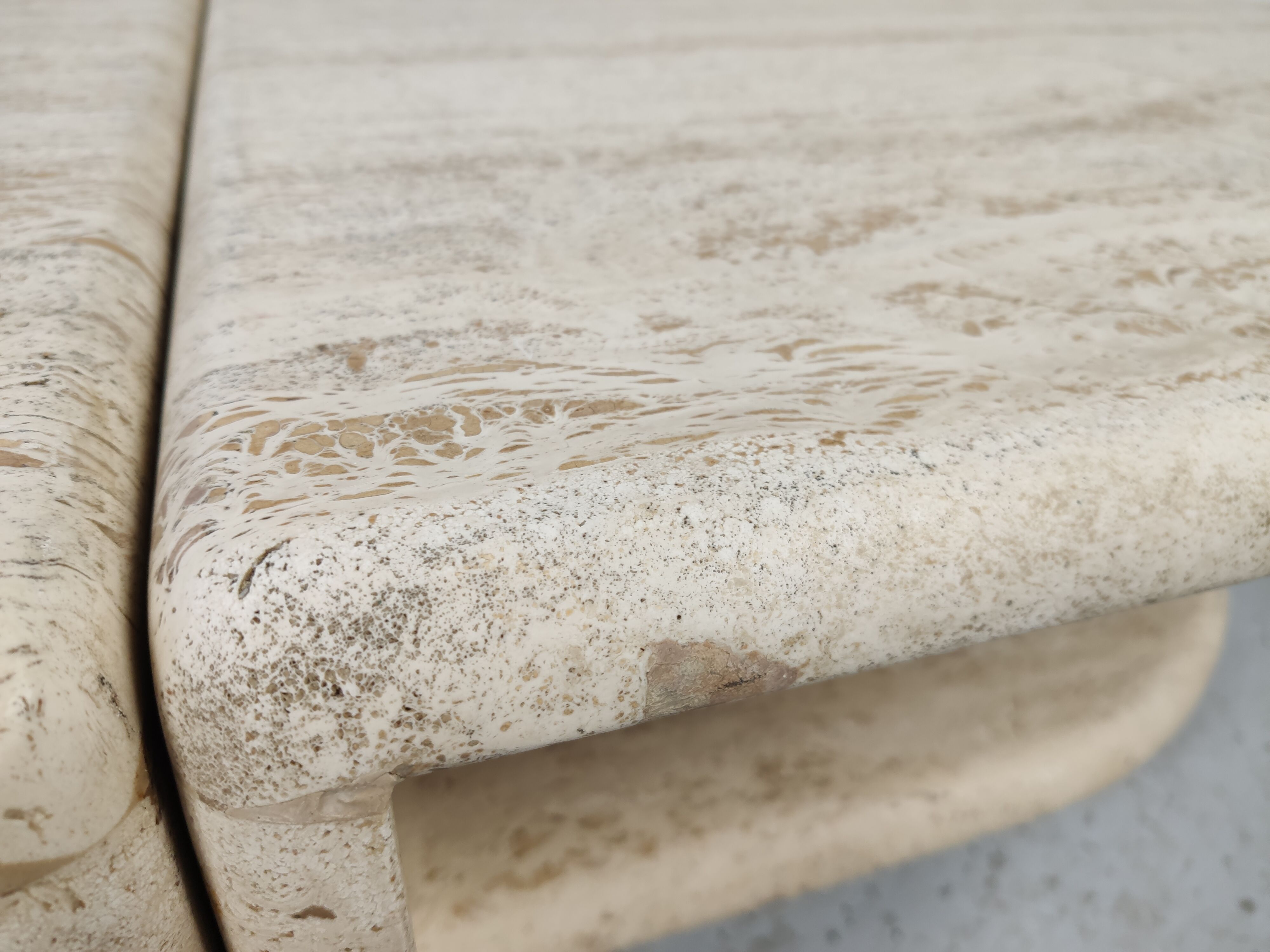 pair of low tables in travertine, Italy 1980s