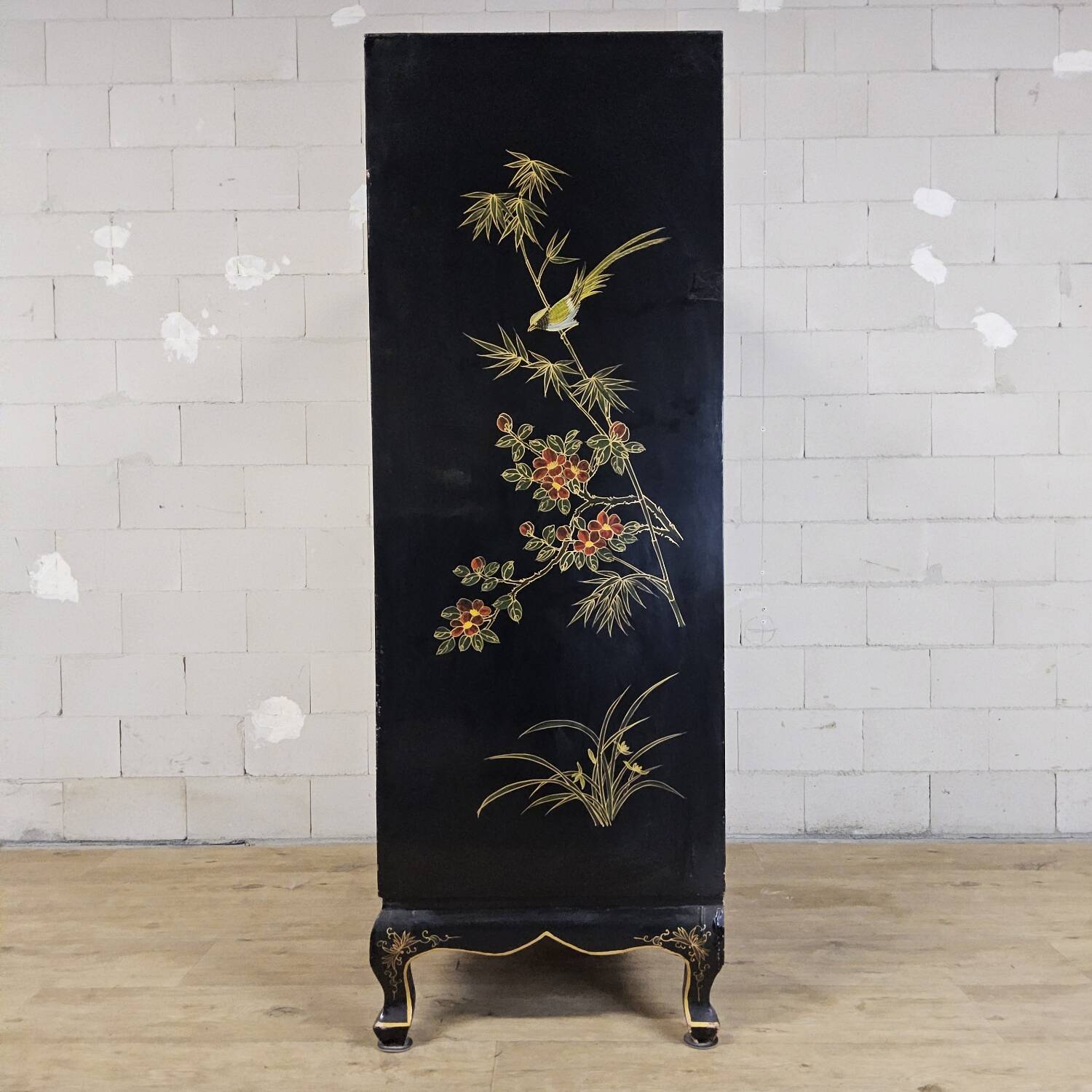 Vintage Chinese cabinet gold leaf / flowers and birds / bohemian