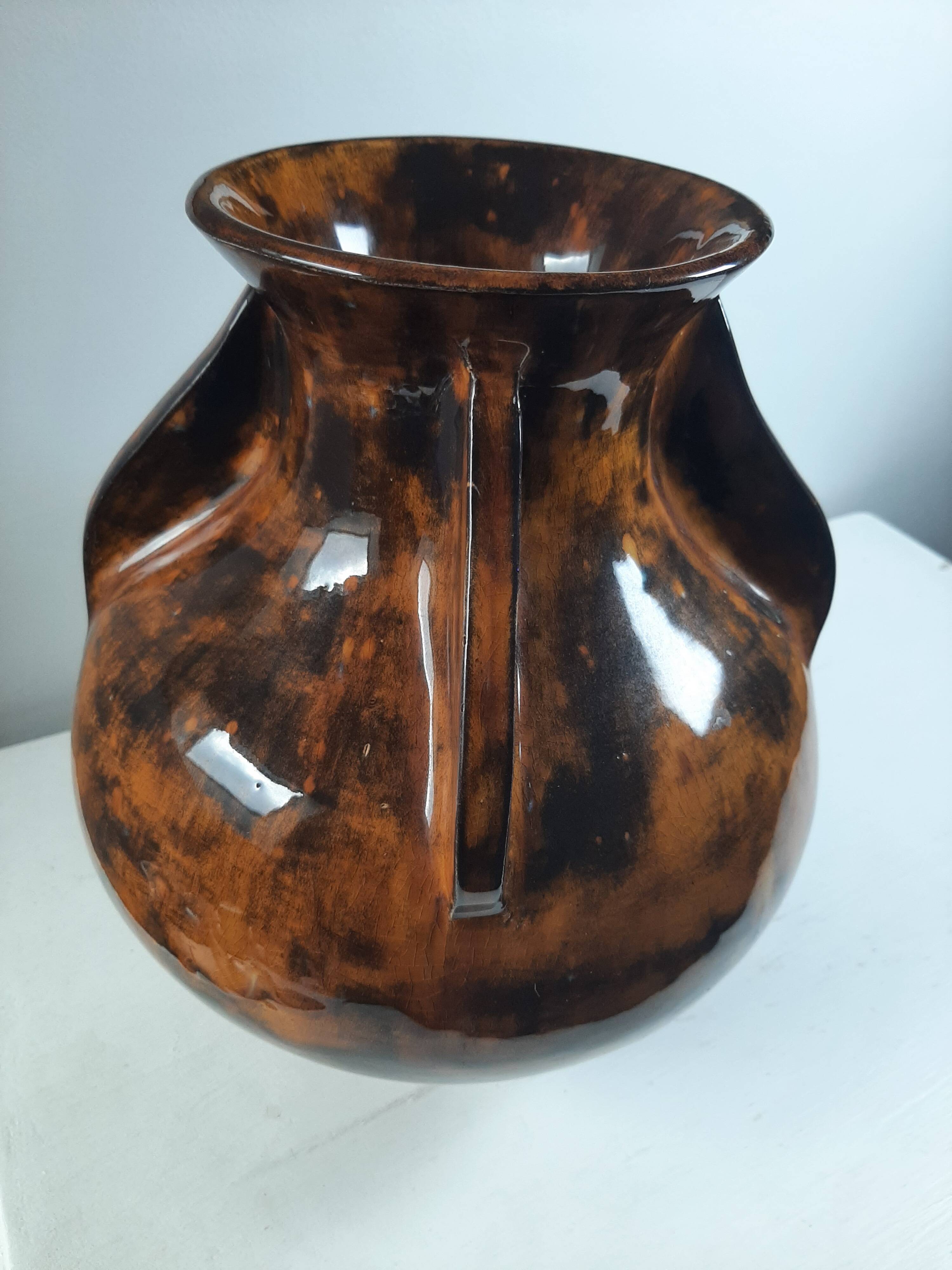 Large vintage vase in the shape of a propeller