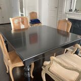 Expandable square table