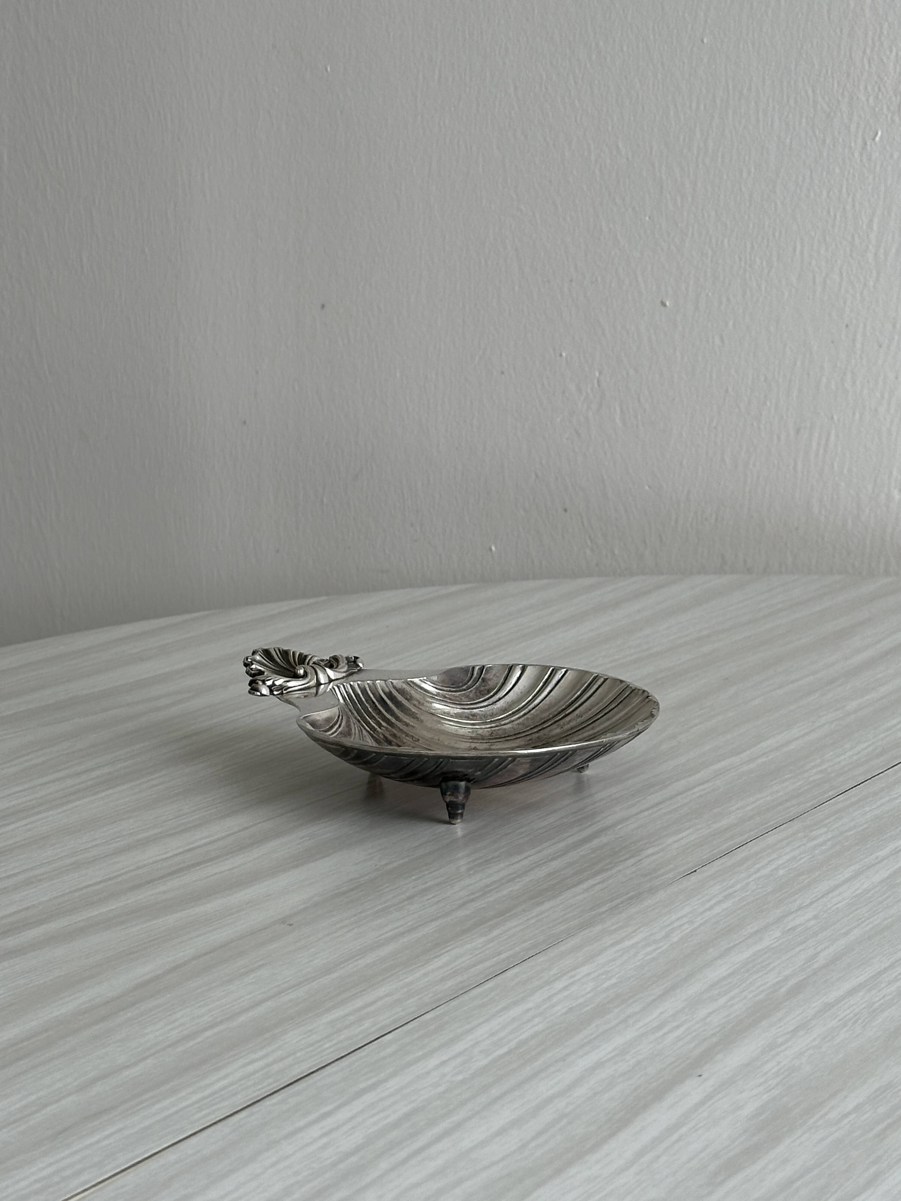 Vintage silver-plated metal bowl