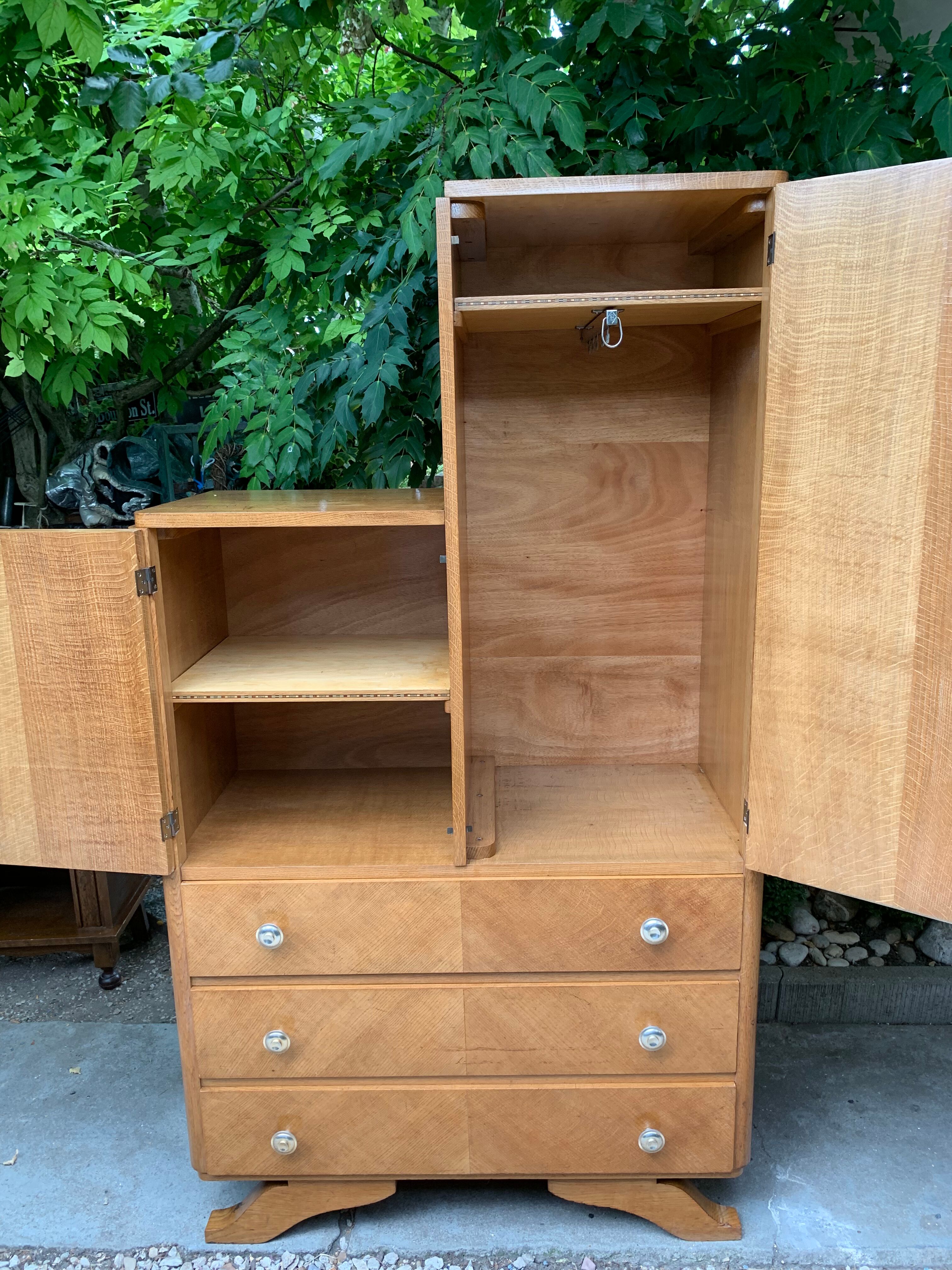 Asymmetrical cabinet 1950