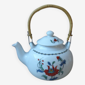 Small Paris porcelain teapot poppy decor Aluminite Frugier Limoges