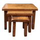 Anciennes tables gigognes brutalistes en bois verni – ensemble de 3