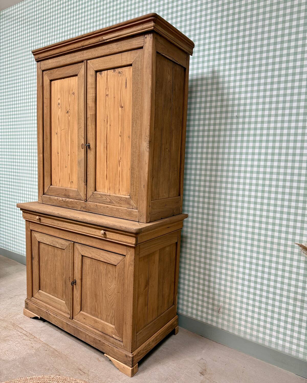 Chic country two-piece sideboard (renovated)