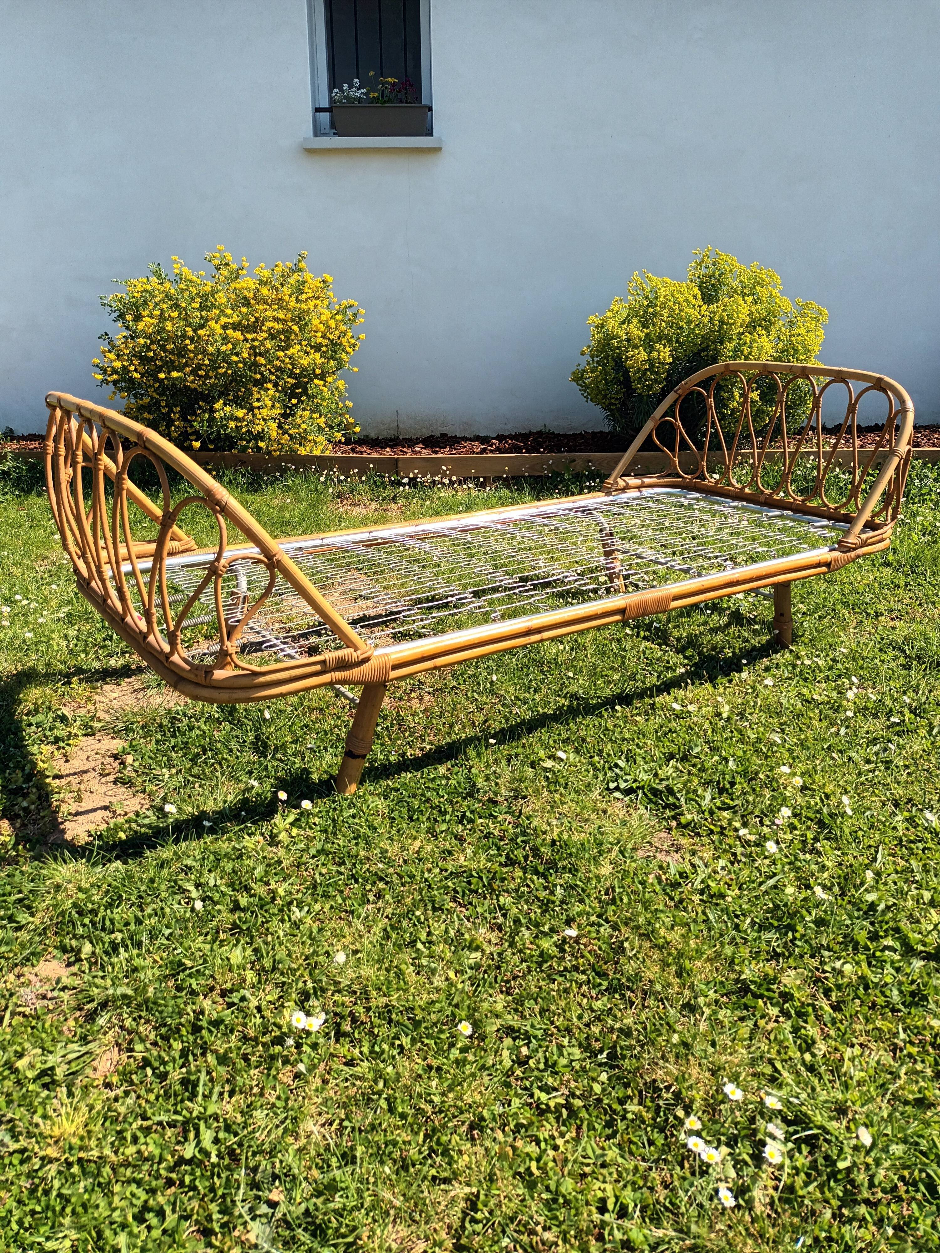 Vintage rattan basket bed