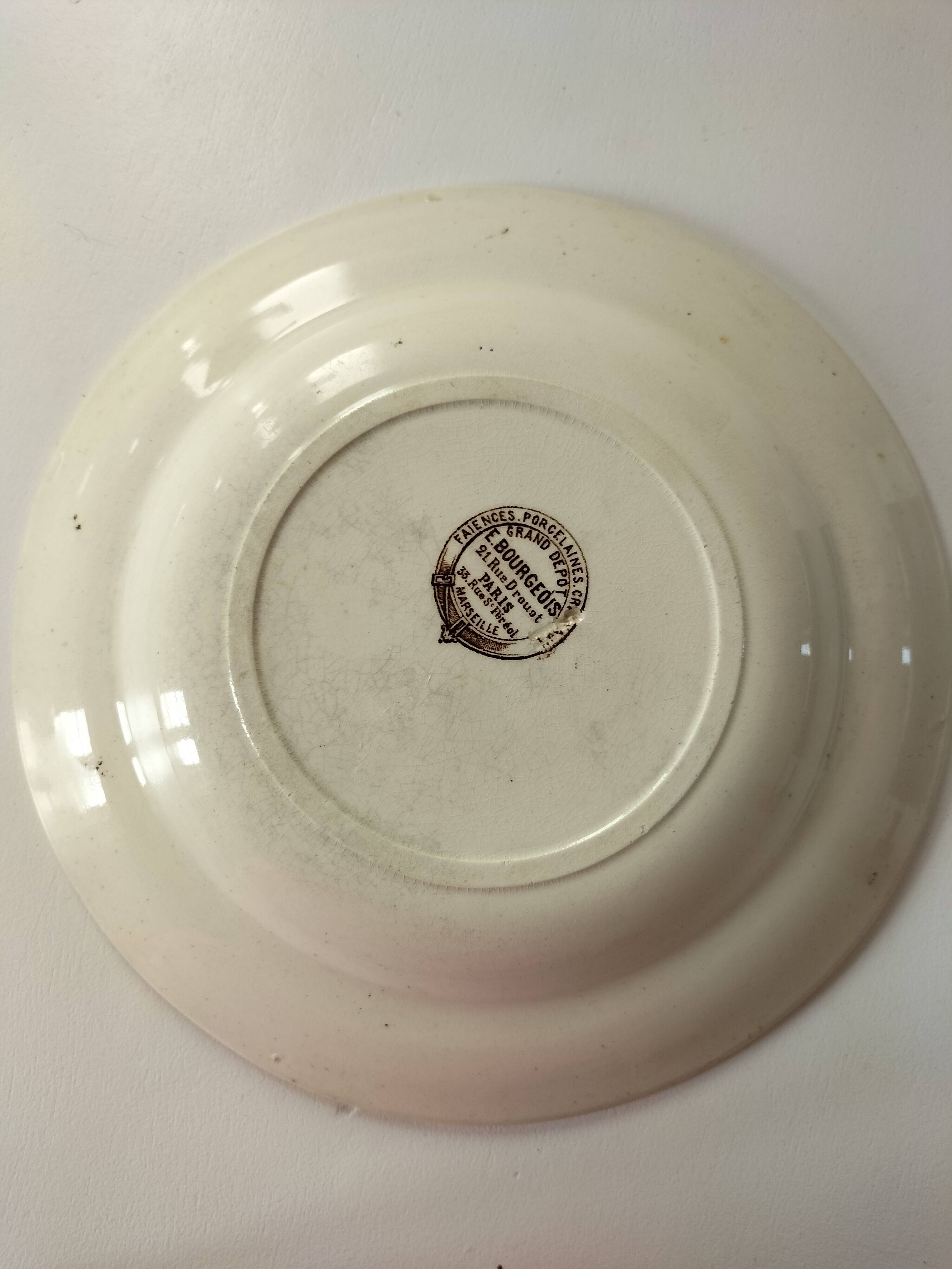 Antique plate with brown floral decoration, Grand dépôt E. Bourgeois