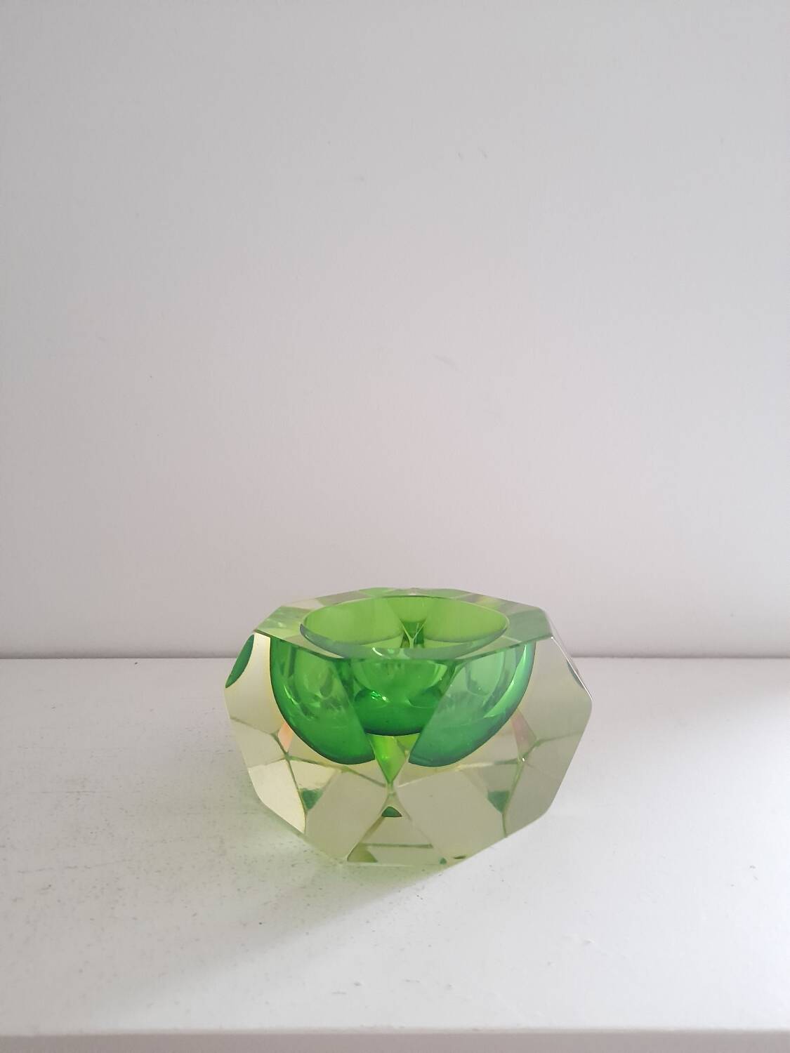 Cendrier ou vide poche en verre de Murano Sommerso