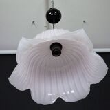 Large vintage flower-shaped chandelier in pink Murano glass, Italy 1980s.