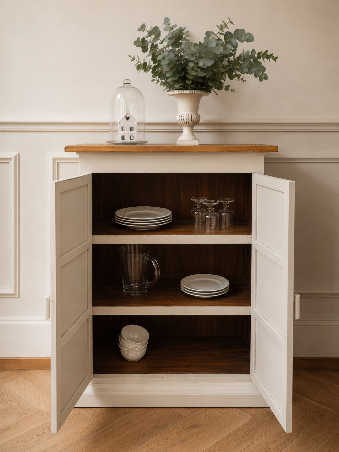 Meuble, buffet peint en beige, plateau en bois brut