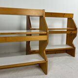 Duo d'étagères vaisselier de Charlotte Perriand