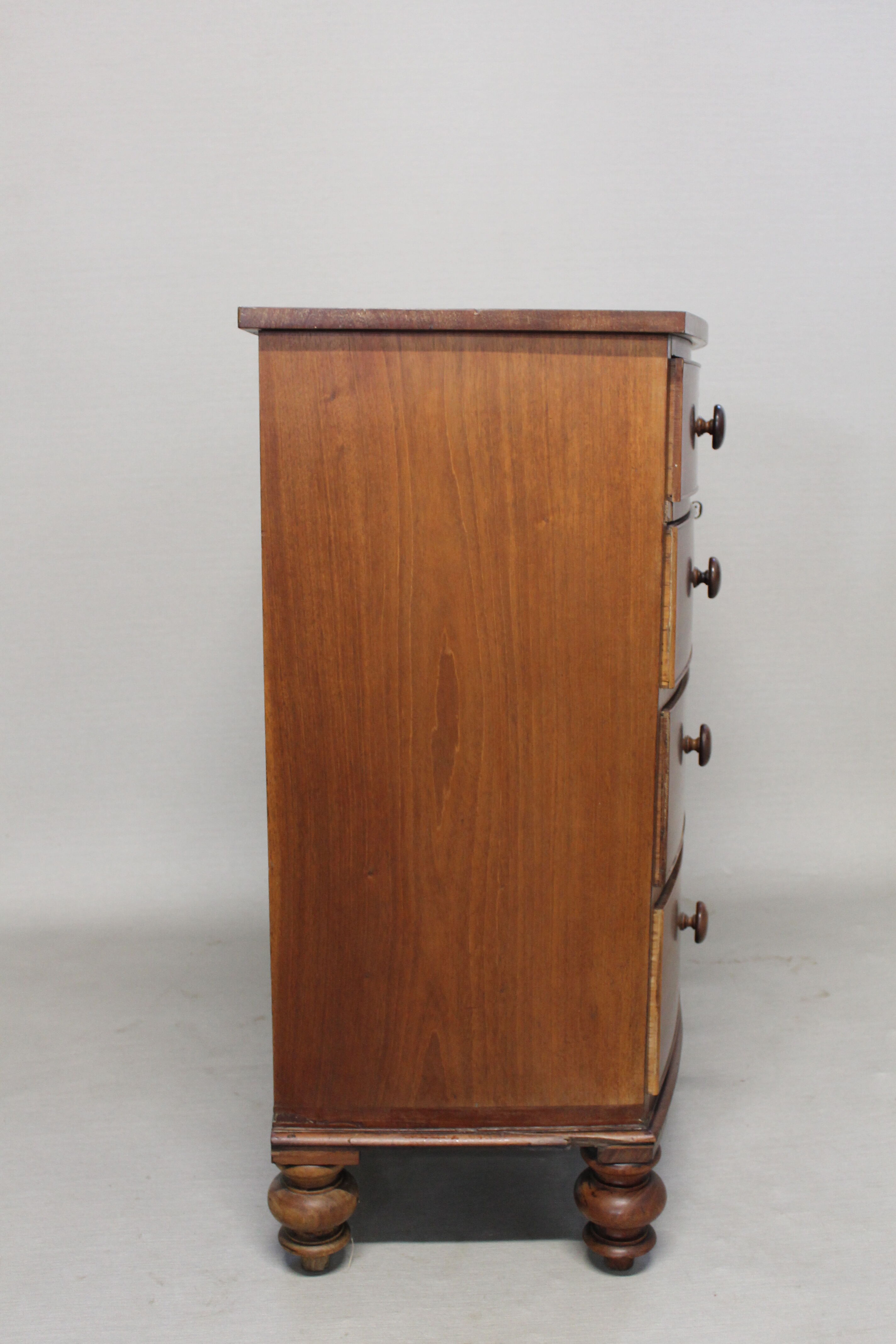 Mahogany veneer curved, English work, circa 1840