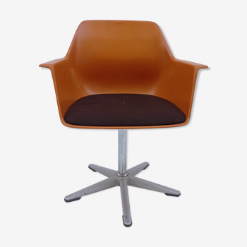 Swivel chair from the 1960s