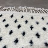 White wool carpet with black dots 206x295cm