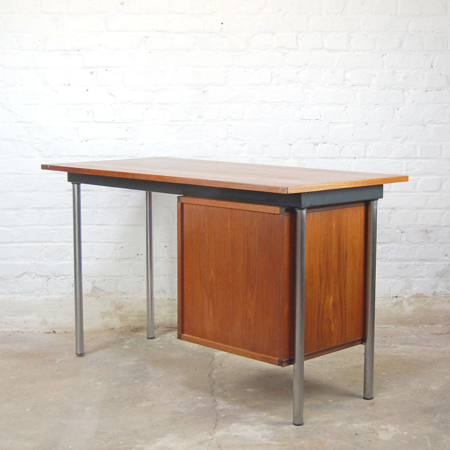 Desk ET62 by Cees Braakman for Pastoe 1950s