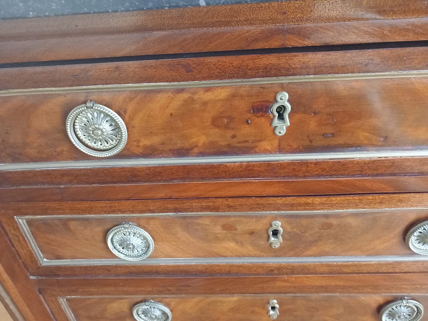 Louis XVl style chest of drawers