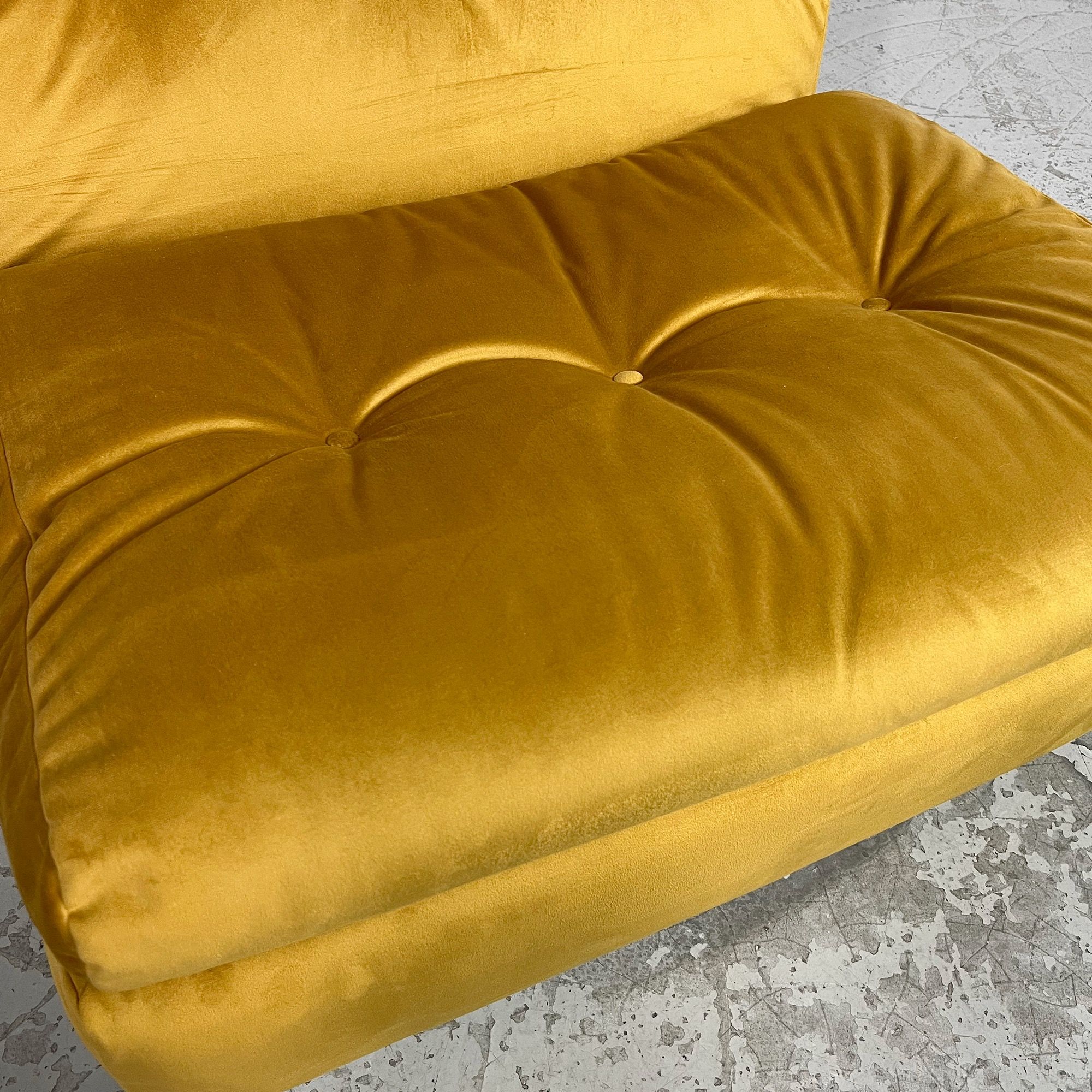 Pair of Amanta chauffeuses by Mario Bellini for B&B Italia 1960s