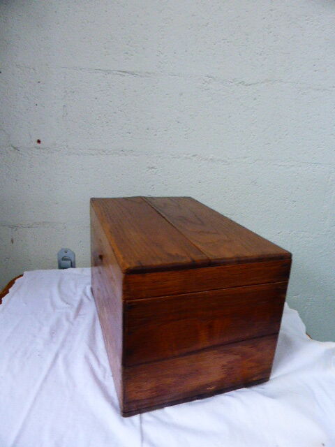 Box Archive wooden varnished wooden old chest