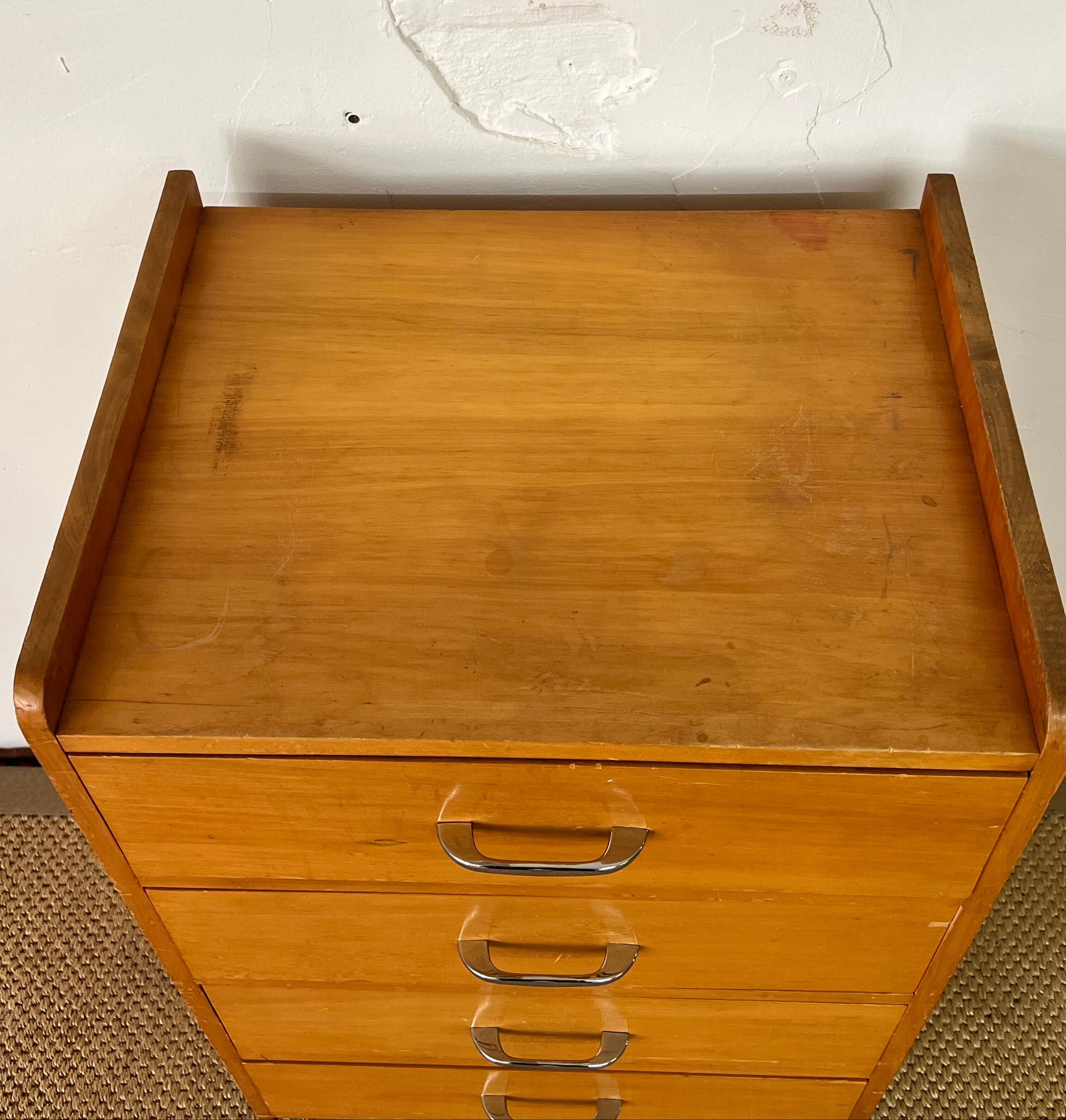 Rag picker 4 drawers compass feet