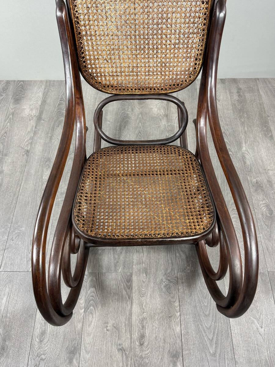 Curved wooden rocking chair in Thonet style, 20th century
