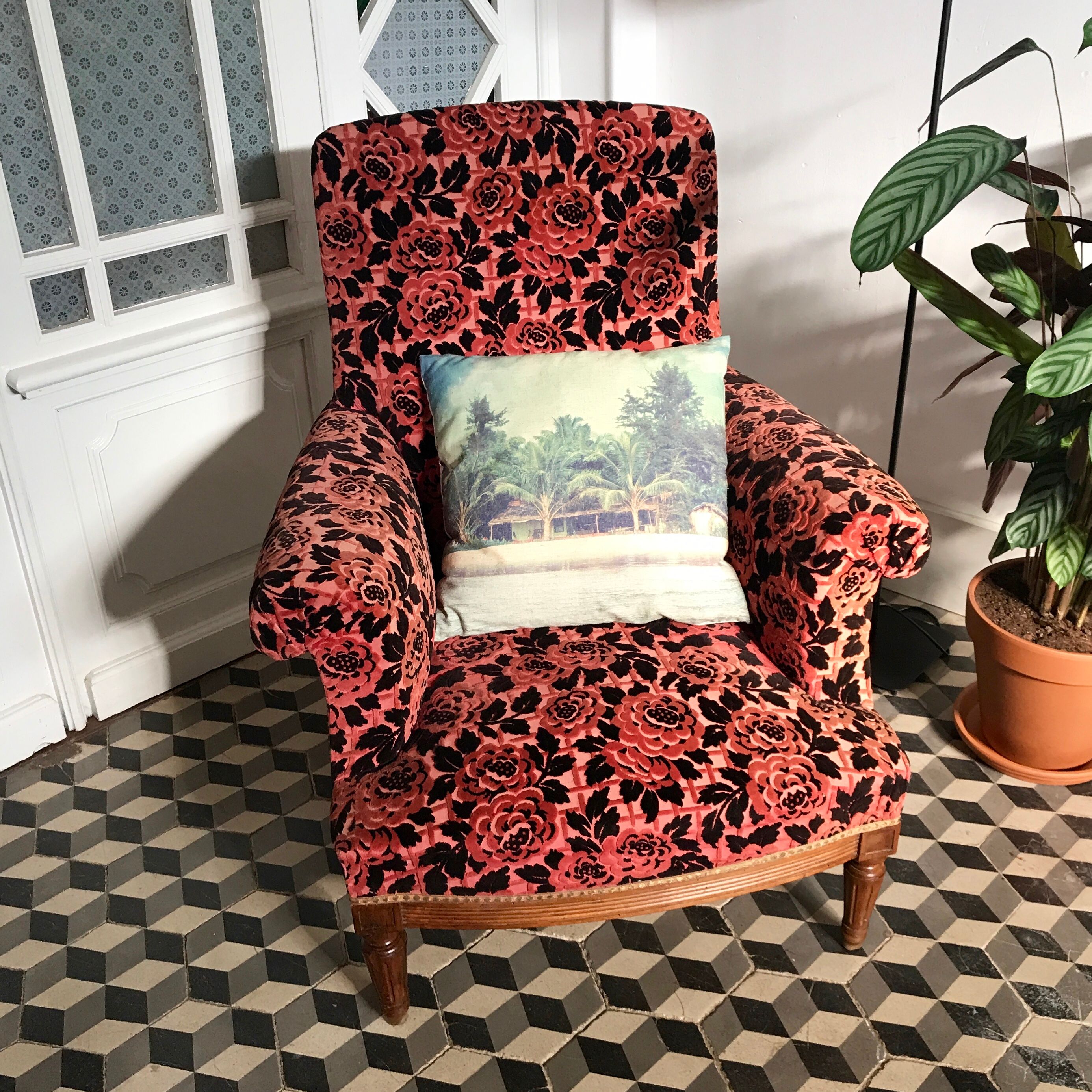 Vintage English flower velvet armchair