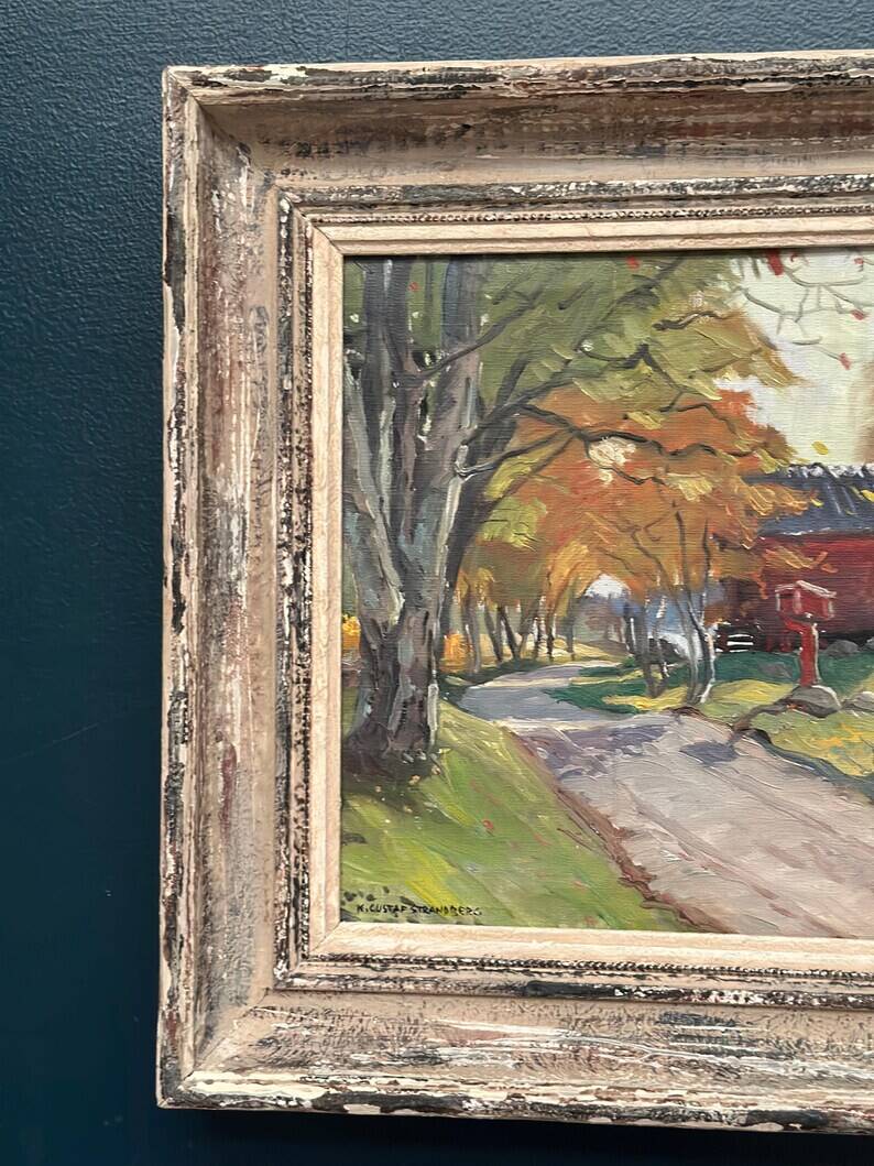 Original Swedish Oil on Canvas – "Path to the Red Cabins" by Karl Gustaf Strandberg (1891–1981) – Signed – Vintage and Framed – 50 × 43 cm (19.7 × 16.9 inches)