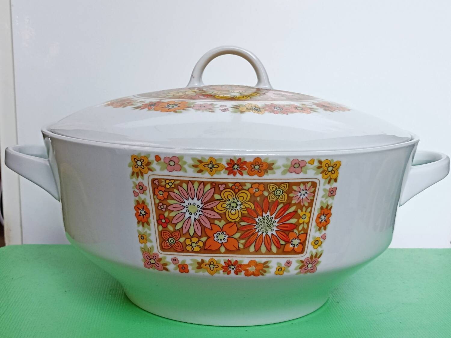 Soupière en porcelaine de Bavière