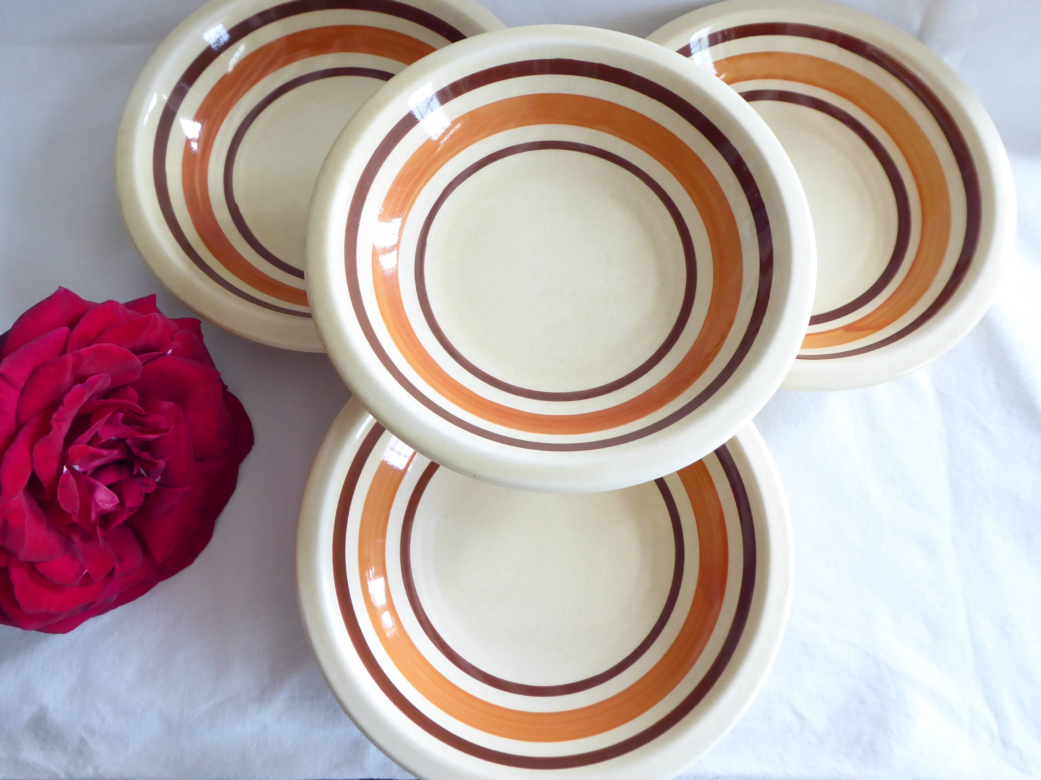 Set of 4 hollow earthenware plates