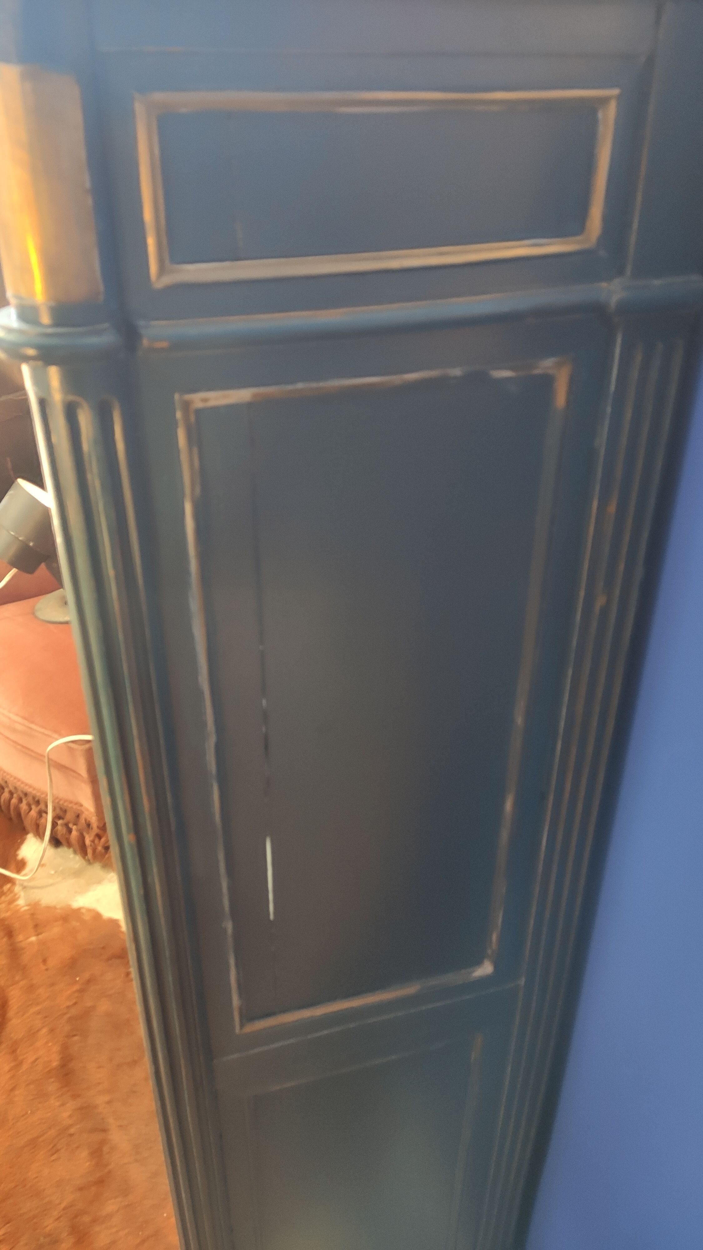 Showcase Louis XVI blue patina