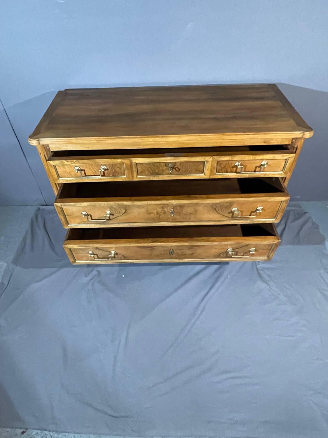 Commode de style Louis XVI