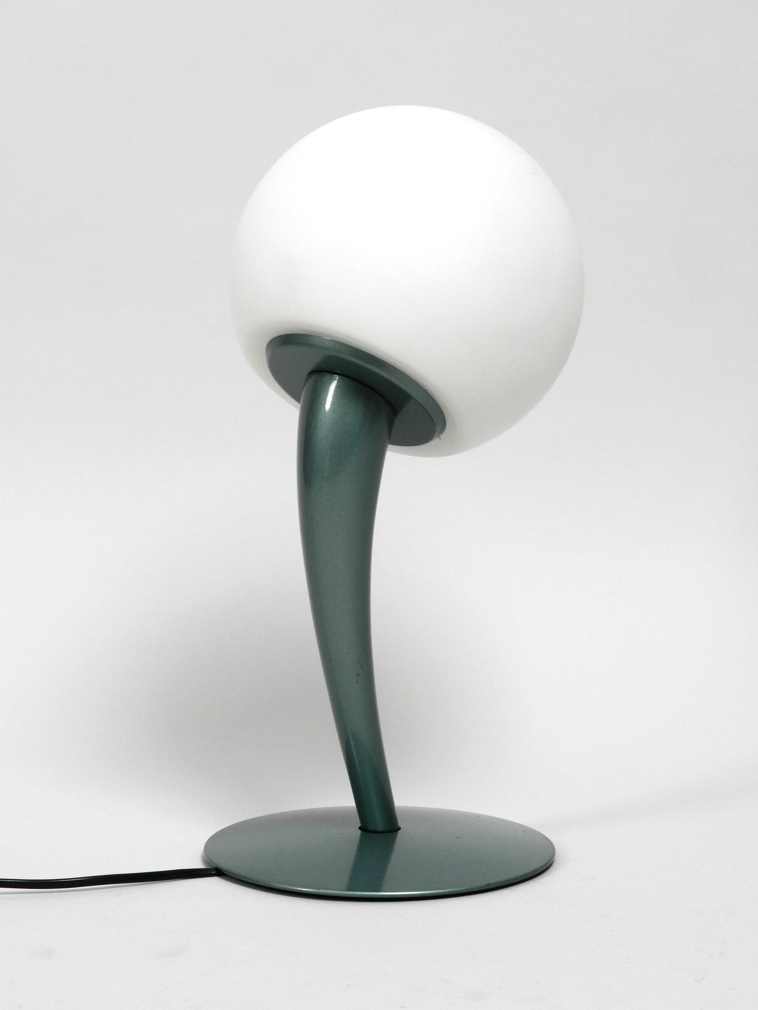 Large extraordinary 80s metal table lamp and opal glass shade