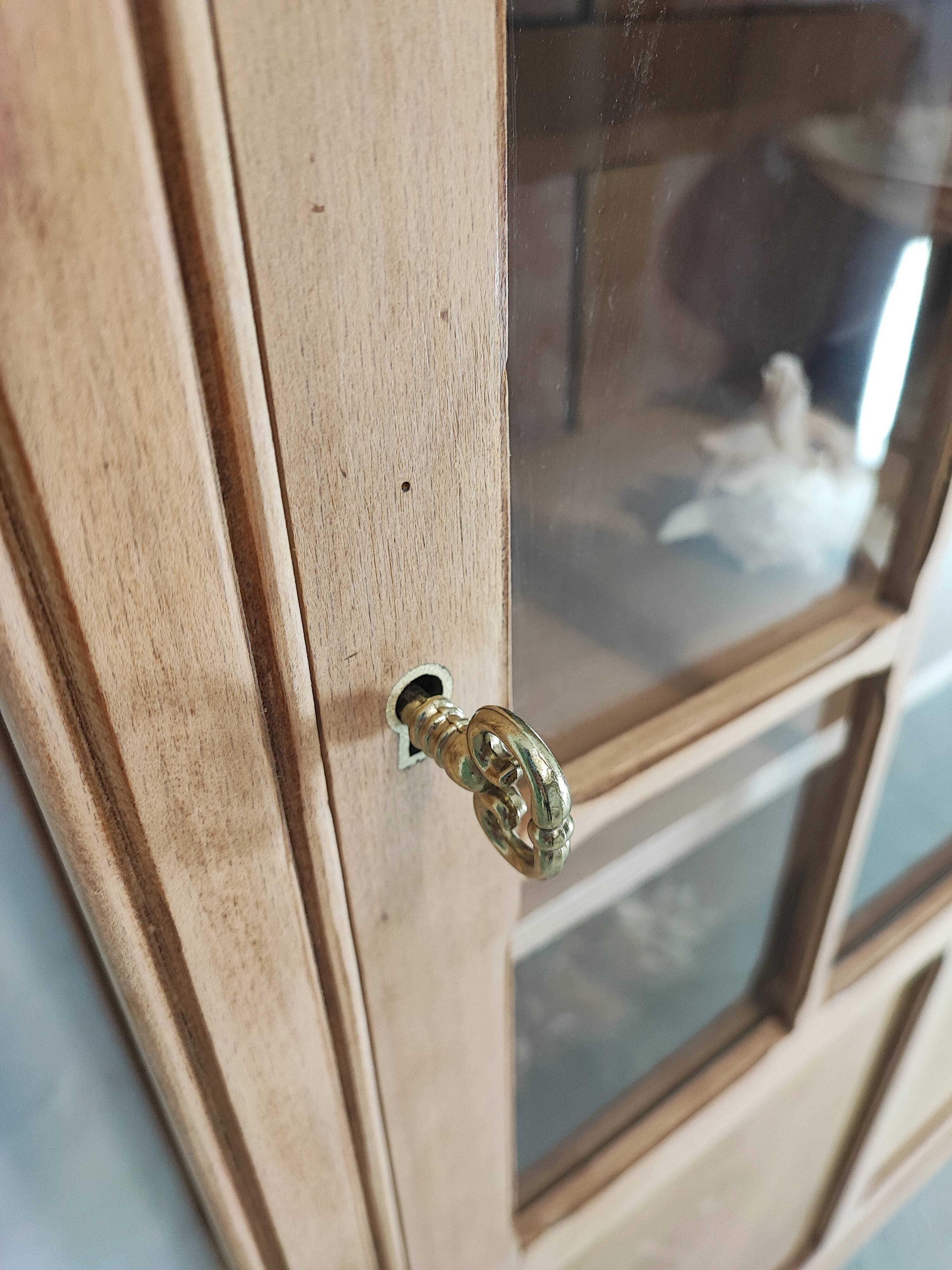 Art deco glazed hosiery