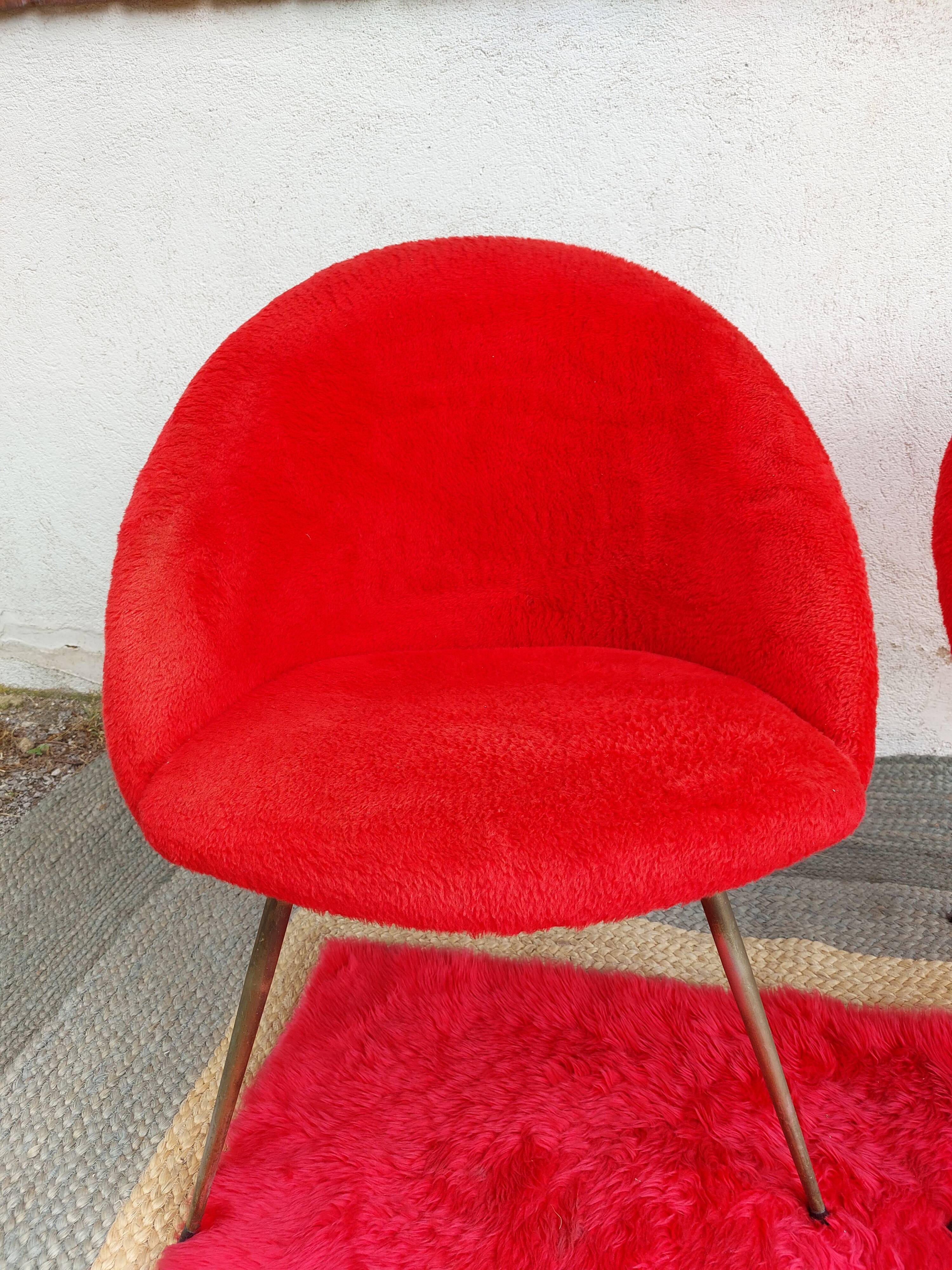 pair of vintage armchairs (red fur)