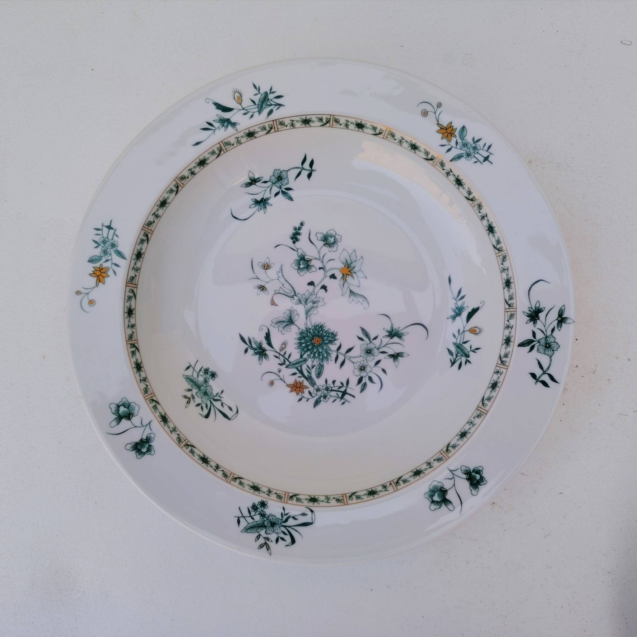 Hollow and round serving dish, Bernardaud, Limoges, Beijing